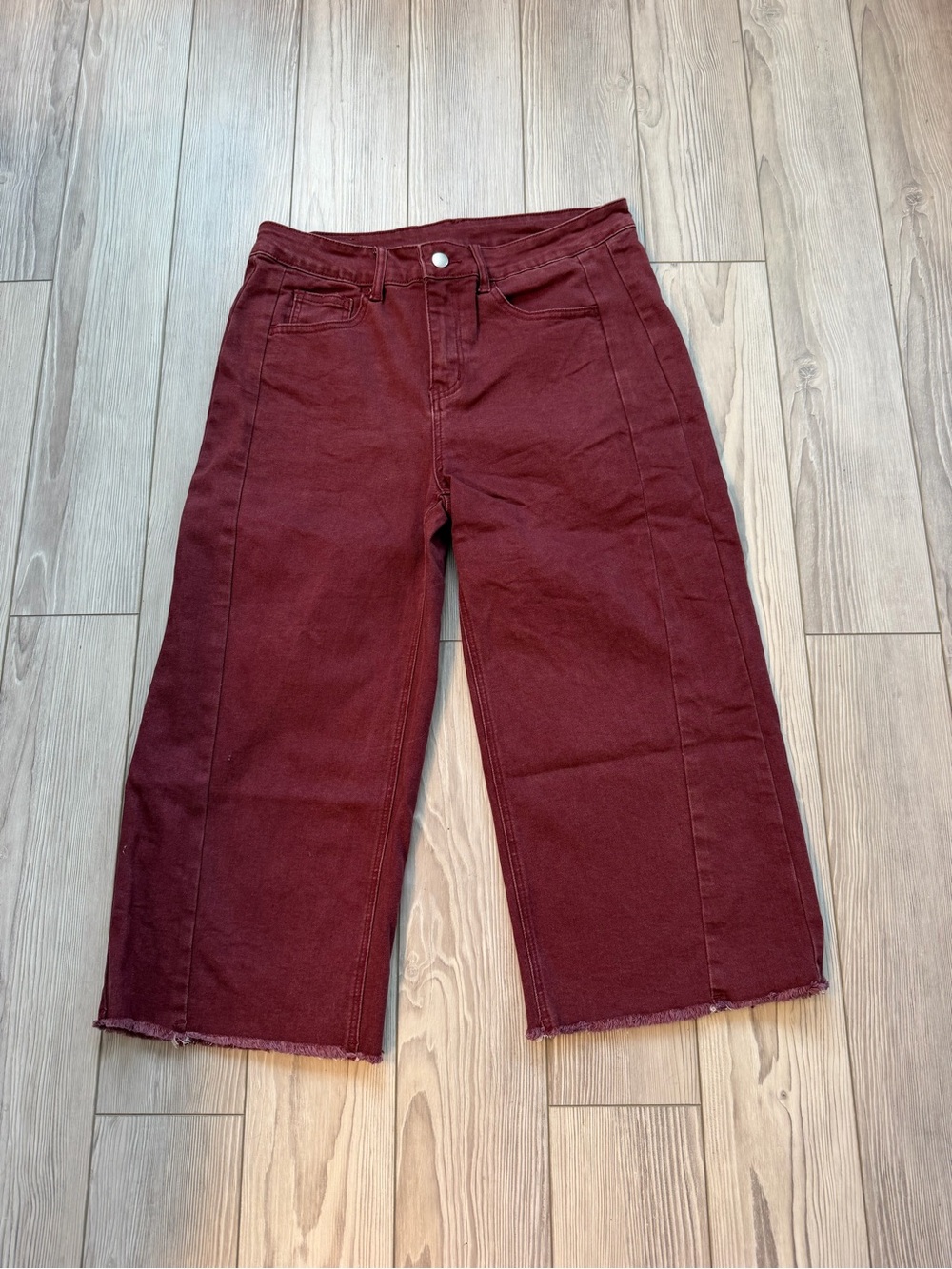 Sidefeel Women's Wide-Leg Cropped Jeans in Burgundy. Size 12. New w/out tags.